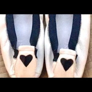 Adorable Italian flats by Ferca